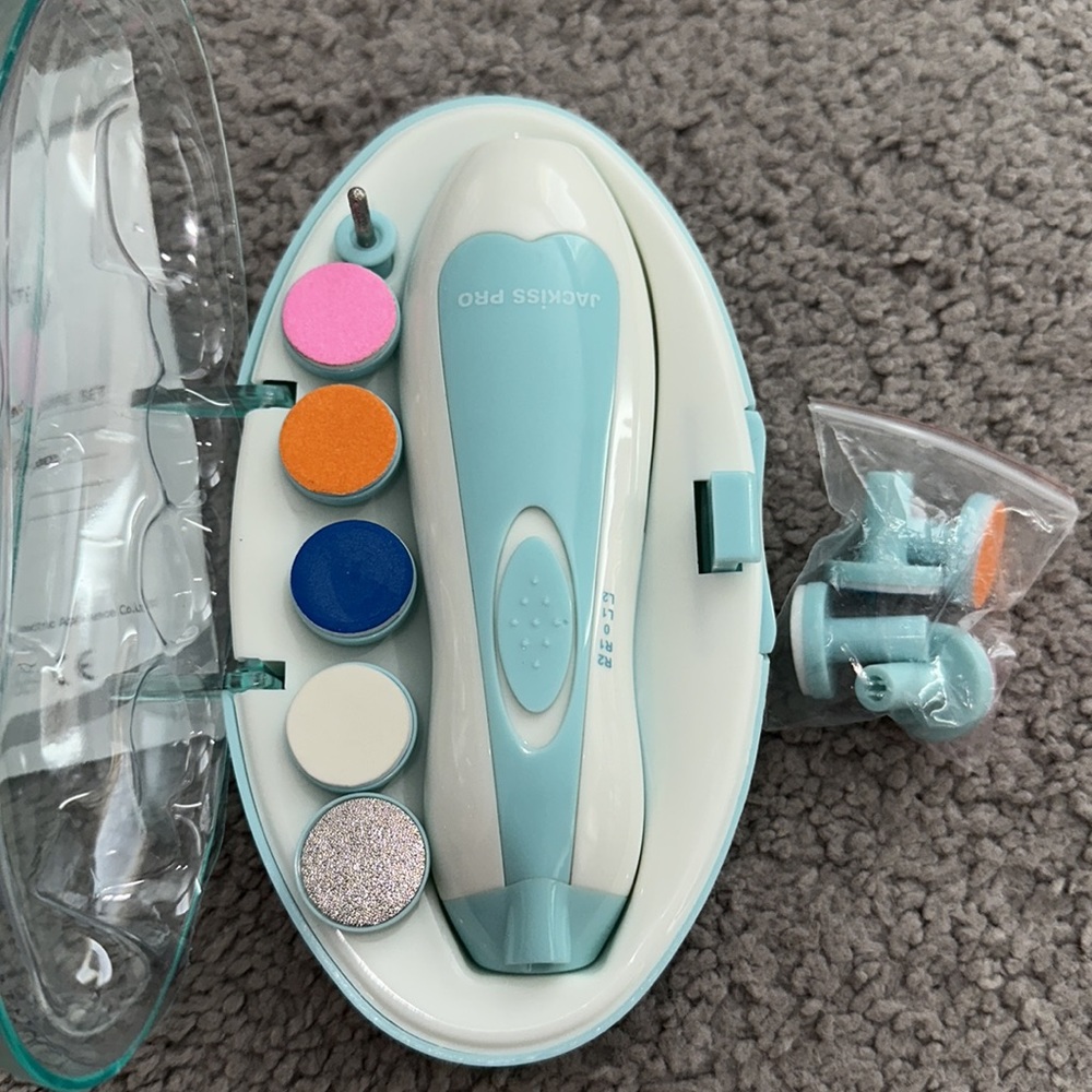 🏷️ 5 for $25 🏷️ Baby’s manicure set